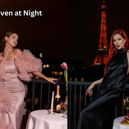 Eiffel Tower View Paříž