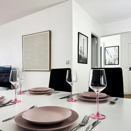 Eiffel Tower View Apartmán Paříž