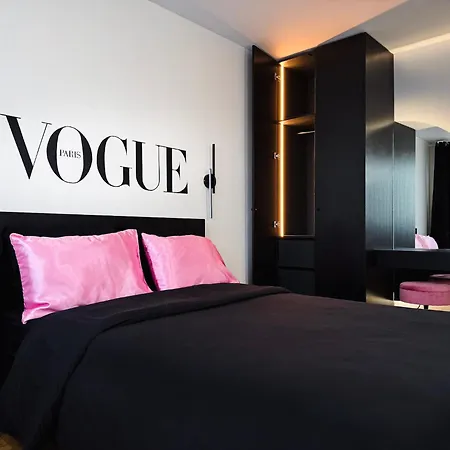 Eiffel Tower View Апартаменты *