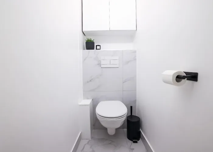 Eiffel Tower View Apartment Paris