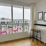 Eiffel Tower View Apartment *